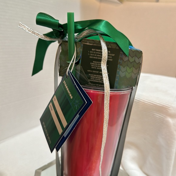 Starbucks 16oz cold Tumbler red with green lid and green straw. Christmas gift.! - Picture 3 of 5